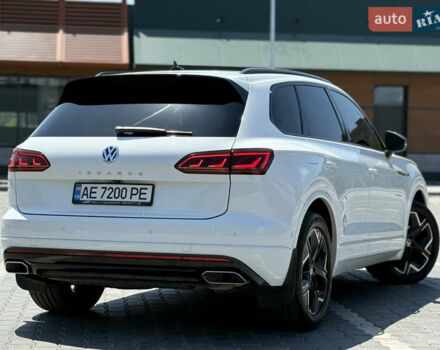 Белый Фольксваген Туарег, объемом двигателя 2.97 л и пробегом 199 тыс. км за 46200 $, фото 3 на Automoto.ua