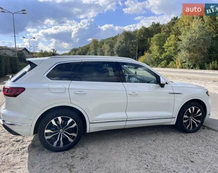 Белый Фольксваген Туарег, объемом двигателя 2.97 л и пробегом 252 тыс. км за 47000 $, фото 10 на Automoto.ua