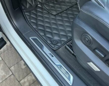 Білий Фольксваген Туарег, об'ємом двигуна 2.97 л та пробігом 178 тис. км за 46900 $, фото 14 на Automoto.ua