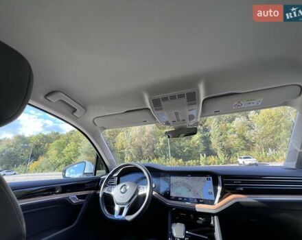 Белый Фольксваген Туарег, объемом двигателя 2.97 л и пробегом 252 тыс. км за 47000 $, фото 26 на Automoto.ua