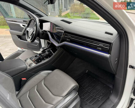 Білий Фольксваген Туарег, об'ємом двигуна 3 л та пробігом 151 тис. км за 45700 $, фото 30 на Automoto.ua