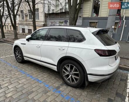 Білий Фольксваген Туарег, об'ємом двигуна 2.97 л та пробігом 240 тис. км за 42500 $, фото 4 на Automoto.ua