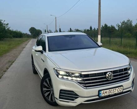 Белый Фольксваген Туарег, объемом двигателя 2.97 л и пробегом 250 тыс. км за 39800 $, фото 3 на Automoto.ua