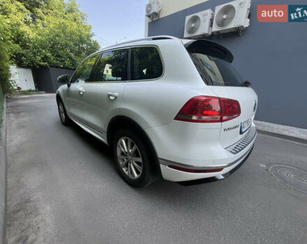 Белый Фольксваген Туарег, объемом двигателя 2.97 л и пробегом 127 тыс. км за 35800 $, фото 6 на Automoto.ua