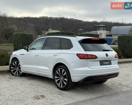 Белый Фольксваген Туарег, объемом двигателя 2.97 л и пробегом 166 тыс. км за 47999 $, фото 10 на Automoto.ua