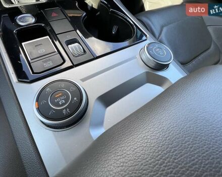 Белый Фольксваген Туарег, объемом двигателя 2.97 л и пробегом 252 тыс. км за 47000 $, фото 21 на Automoto.ua