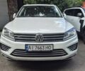 Білий Фольксваген Туарег, об'ємом двигуна 2.97 л та пробігом 246 тис. км за 32500 $, фото 1 на Automoto.ua