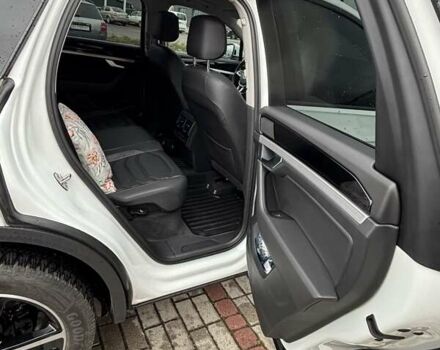 Белый Фольксваген Туарег, объемом двигателя 2.97 л и пробегом 210 тыс. км за 42000 $, фото 18 на Automoto.ua