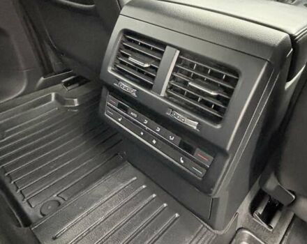 Белый Фольксваген Туарег, объемом двигателя 2.97 л и пробегом 210 тыс. км за 42000 $, фото 17 на Automoto.ua