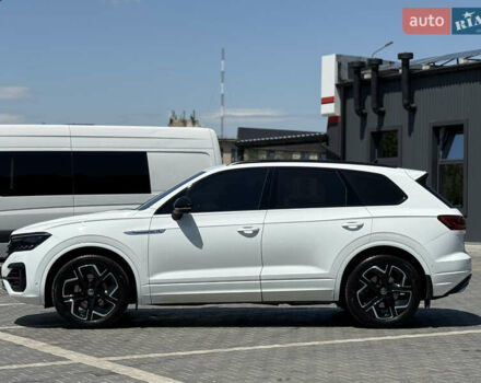 Белый Фольксваген Туарег, объемом двигателя 2.97 л и пробегом 199 тыс. км за 46200 $, фото 6 на Automoto.ua