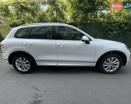 Белый Фольксваген Туарег, объемом двигателя 2.97 л и пробегом 127 тыс. км за 35800 $, фото 10 на Automoto.ua