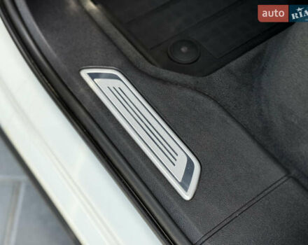 Белый Фольксваген Туарег, объемом двигателя 2.97 л и пробегом 199 тыс. км за 46200 $, фото 32 на Automoto.ua