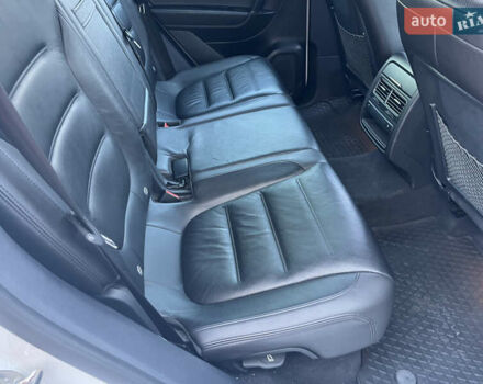 Белый Фольксваген Туарег, объемом двигателя 2.97 л и пробегом 127 тыс. км за 35800 $, фото 19 на Automoto.ua