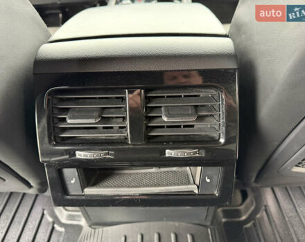 Білий Фольксваген Туарег, об'ємом двигуна 3 л та пробігом 151 тис. км за 45700 $, фото 31 на Automoto.ua