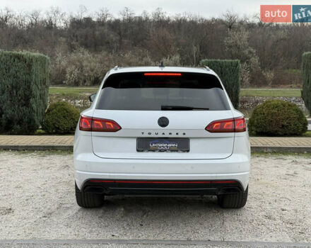 Белый Фольксваген Туарег, объемом двигателя 2.97 л и пробегом 166 тыс. км за 47999 $, фото 13 на Automoto.ua