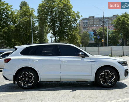 Белый Фольксваген Туарег, объемом двигателя 2.97 л и пробегом 199 тыс. км за 46200 $, фото 52 на Automoto.ua