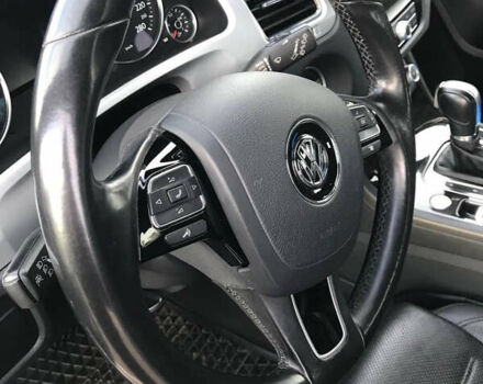 Белый Фольксваген Туарег, объемом двигателя 2.97 л и пробегом 127 тыс. км за 35800 $, фото 14 на Automoto.ua