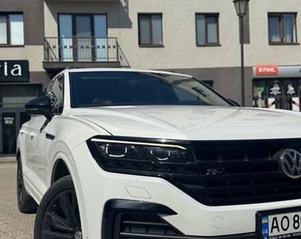 Білий Фольксваген Туарег, об'ємом двигуна 2.97 л та пробігом 178 тис. км за 46900 $, фото 2 на Automoto.ua