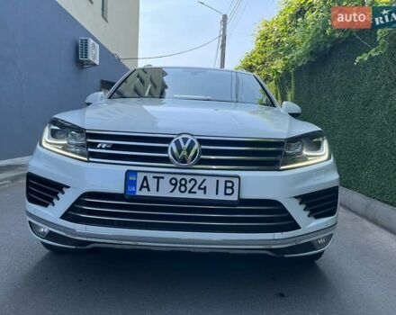Білий Фольксваген Туарег, об'ємом двигуна 2.97 л та пробігом 126 тис. км за 36500 $, фото 3 на Automoto.ua
