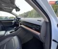 Белый Фольксваген Туарег, объемом двигателя 2.97 л и пробегом 252 тыс. км за 47000 $, фото 29 на Automoto.ua