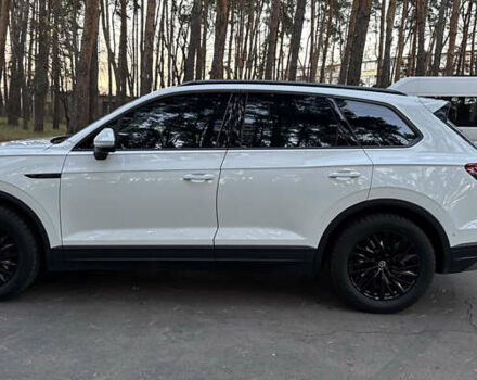 Белый Фольксваген Туарег, объемом двигателя 2.99 л и пробегом 115 тыс. км за 37500 $, фото 7 на Automoto.ua