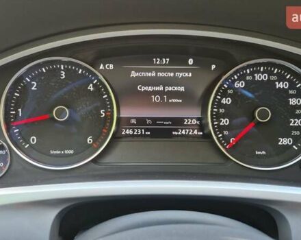 Білий Фольксваген Туарег, об'ємом двигуна 2.97 л та пробігом 246 тис. км за 25600 $, фото 7 на Automoto.ua