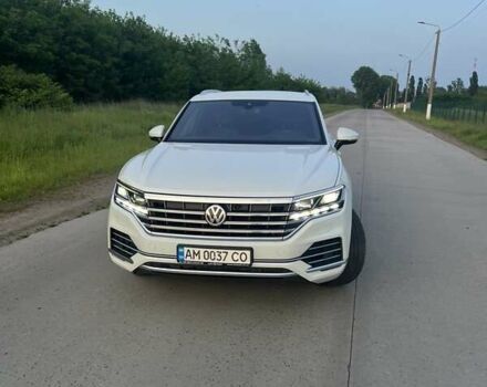 Белый Фольксваген Туарег, объемом двигателя 2.97 л и пробегом 250 тыс. км за 39800 $, фото 2 на Automoto.ua