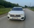 Белый Фольксваген Туарег, объемом двигателя 2.97 л и пробегом 250 тыс. км за 39800 $, фото 2 на Automoto.ua
