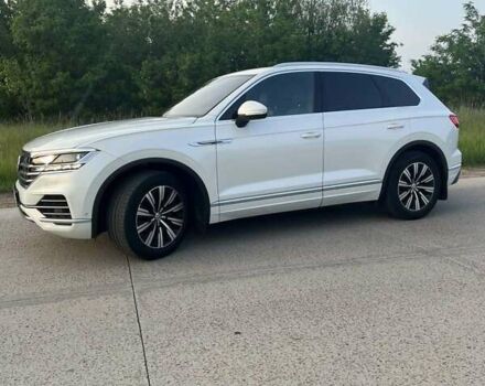 Белый Фольксваген Туарег, объемом двигателя 2.97 л и пробегом 250 тыс. км за 39800 $, фото 18 на Automoto.ua