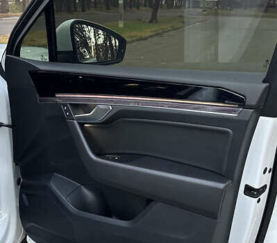 Белый Фольксваген Туарег, объемом двигателя 2.99 л и пробегом 115 тыс. км за 37500 $, фото 27 на Automoto.ua