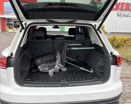 Белый Фольксваген Туарег, объемом двигателя 2.97 л и пробегом 210 тыс. км за 42000 $, фото 15 на Automoto.ua