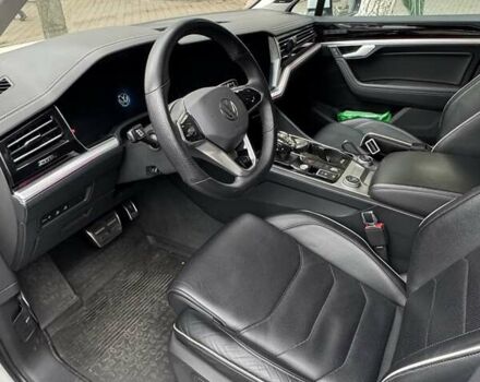 Білий Фольксваген Туарег, об'ємом двигуна 2.97 л та пробігом 240 тис. км за 42500 $, фото 7 на Automoto.ua