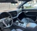 Білий Фольксваген Туарег, об'ємом двигуна 2.97 л та пробігом 178 тис. км за 46900 $, фото 13 на Automoto.ua