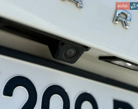 Белый Фольксваген Туарег, объемом двигателя 2.97 л и пробегом 199 тыс. км за 46200 $, фото 55 на Automoto.ua