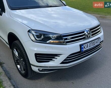 Білий Фольксваген Туарег, об'ємом двигуна 2.97 л та пробігом 115 тис. км за 32500 $, фото 9 на Automoto.ua