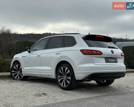 Белый Фольксваген Туарег, объемом двигателя 2.97 л и пробегом 166 тыс. км за 47999 $, фото 8 на Automoto.ua