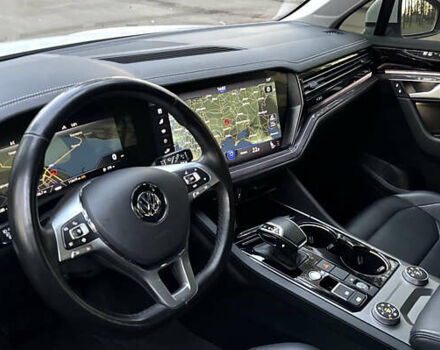 Белый Фольксваген Туарег, объемом двигателя 2.99 л и пробегом 115 тыс. км за 37500 $, фото 31 на Automoto.ua