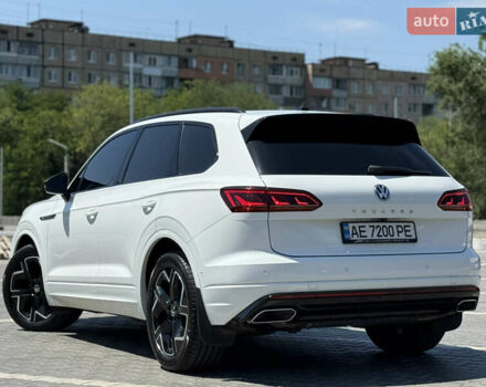 Белый Фольксваген Туарег, объемом двигателя 2.97 л и пробегом 199 тыс. км за 46200 $, фото 9 на Automoto.ua