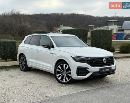 Белый Фольксваген Туарег, объемом двигателя 2.97 л и пробегом 166 тыс. км за 47999 $, фото 4 на Automoto.ua