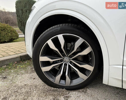 Белый Фольксваген Туарег, объемом двигателя 2.97 л и пробегом 166 тыс. км за 47999 $, фото 14 на Automoto.ua