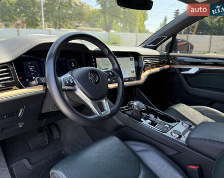 Белый Фольксваген Туарег, объемом двигателя 2.97 л и пробегом 199 тыс. км за 46200 $, фото 59 на Automoto.ua