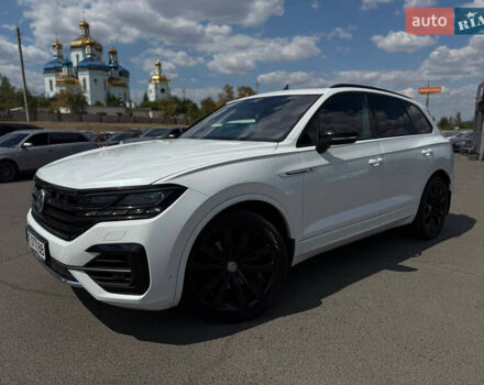 Белый Фольксваген Туарег, объемом двигателя 2.97 л и пробегом 195 тыс. км за 50000 $, фото 6 на Automoto.ua