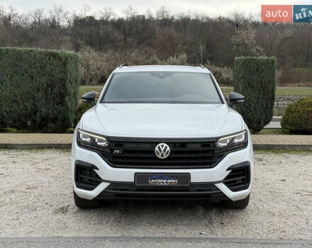 Белый Фольксваген Туарег, объемом двигателя 2.97 л и пробегом 166 тыс. км за 47999 $, фото 7 на Automoto.ua