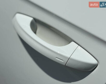 Белый Фольксваген Туарег, объемом двигателя 2.97 л и пробегом 199 тыс. км за 46200 $, фото 14 на Automoto.ua