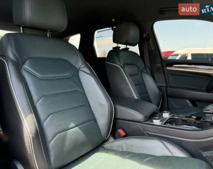 Белый Фольксваген Туарег, объемом двигателя 2.97 л и пробегом 199 тыс. км за 46200 $, фото 29 на Automoto.ua