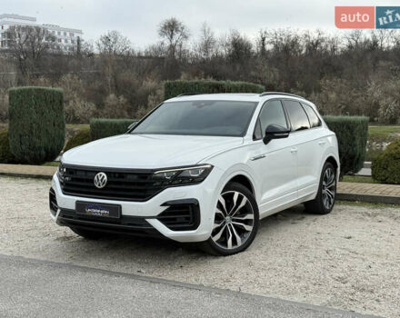 Белый Фольксваген Туарег, объемом двигателя 2.97 л и пробегом 166 тыс. км за 47999 $, фото 5 на Automoto.ua
