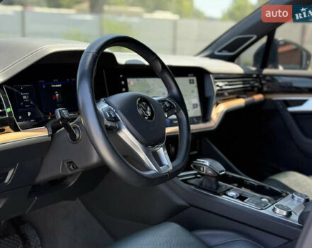 Белый Фольксваген Туарег, объемом двигателя 2.97 л и пробегом 199 тыс. км за 46200 $, фото 36 на Automoto.ua