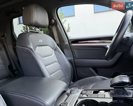 Белый Фольксваген Туарег, объемом двигателя 2.97 л и пробегом 177 тыс. км за 52900 $, фото 35 на Automoto.ua