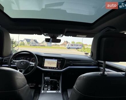 Белый Фольксваген Туарег, объемом двигателя 2.97 л и пробегом 177 тыс. км за 52900 $, фото 45 на Automoto.ua