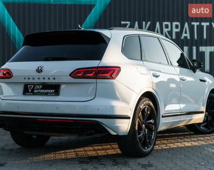 Белый Фольксваген Туарег, объемом двигателя 2.97 л и пробегом 263 тыс. км за 45500 $, фото 10 на Automoto.ua